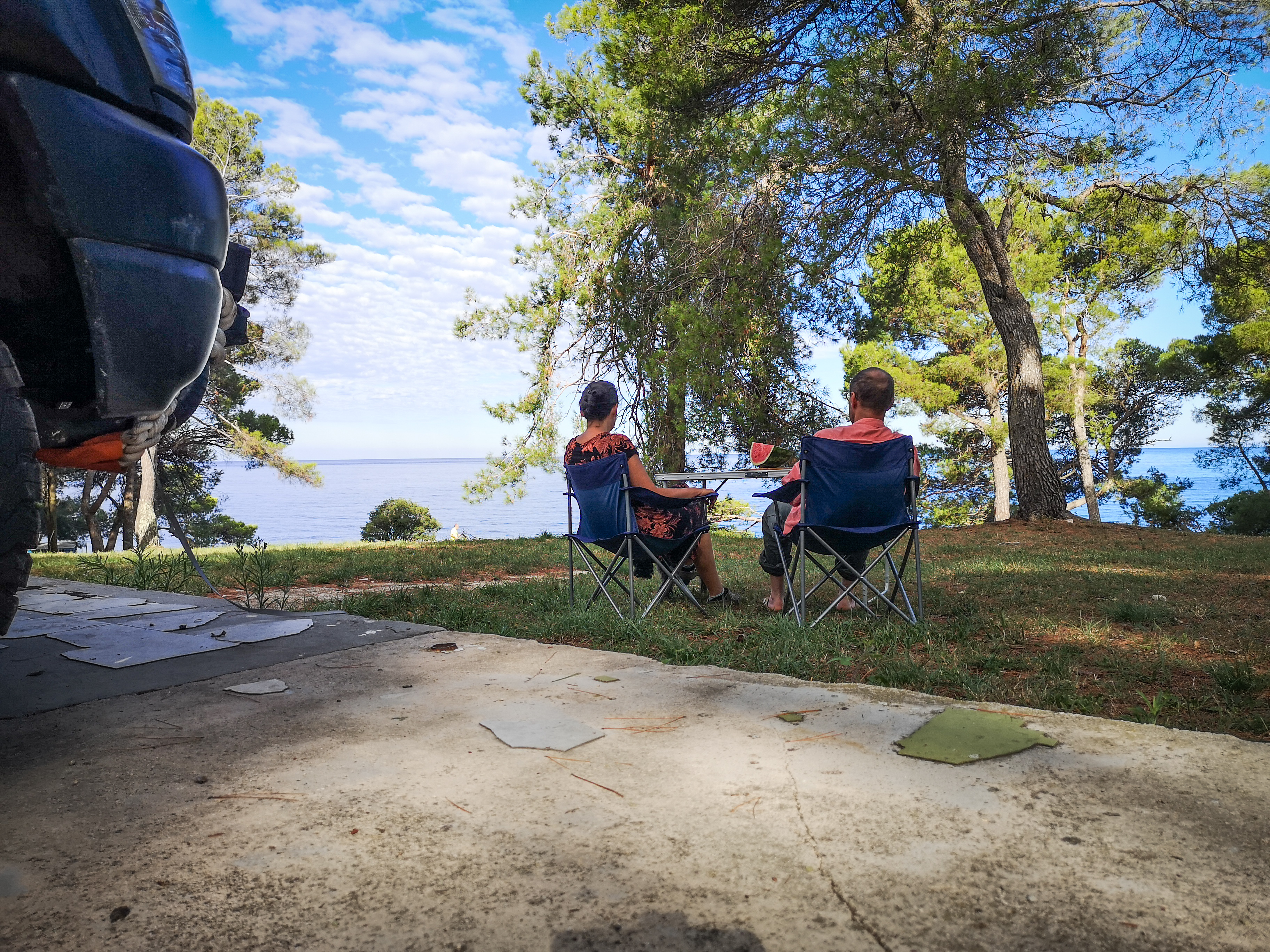 Nad morzem, obozowanie na dziko w Chorwacji 
By the sea in Croatia, wild camping.